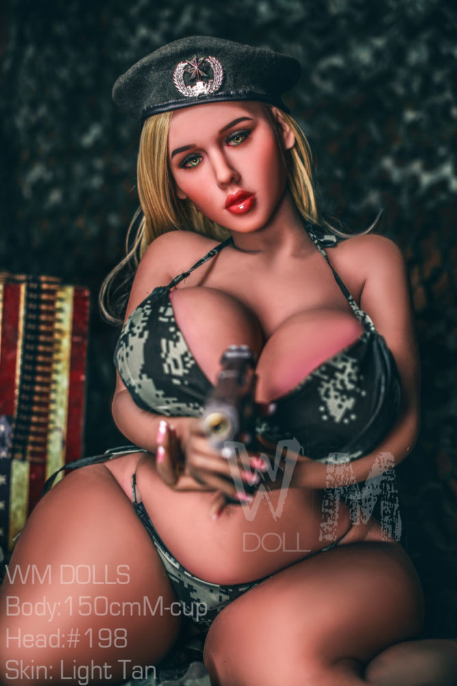Klara - Curvy sex doll photoshoot